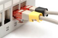 DIGITUS Color spony pro Patch kabel, balíček 100ks, smíšené (20 ks v každé barvě: červené, zelené, modré, žluté, černé)