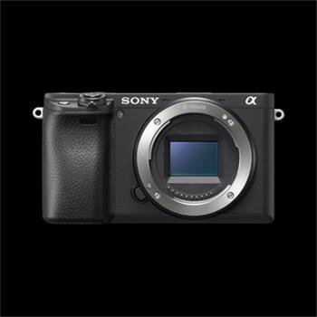SONY ILCE-6400 Fotoaparát Alfa 6400 s bajonetem E + 18-135mm objektiv