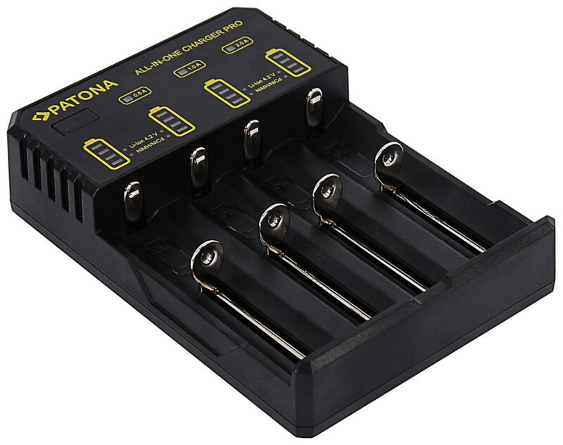 OPRAVENÉ - PATONA nabíječka baterií AA/AAA/18650/14500/CR123A